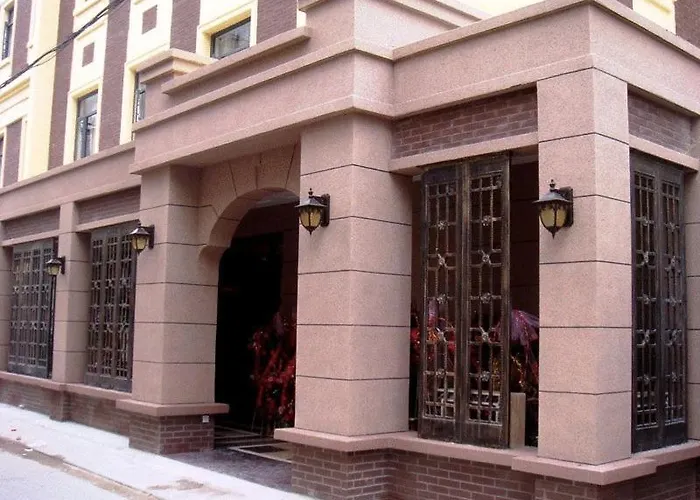 Linjiang Hotel
