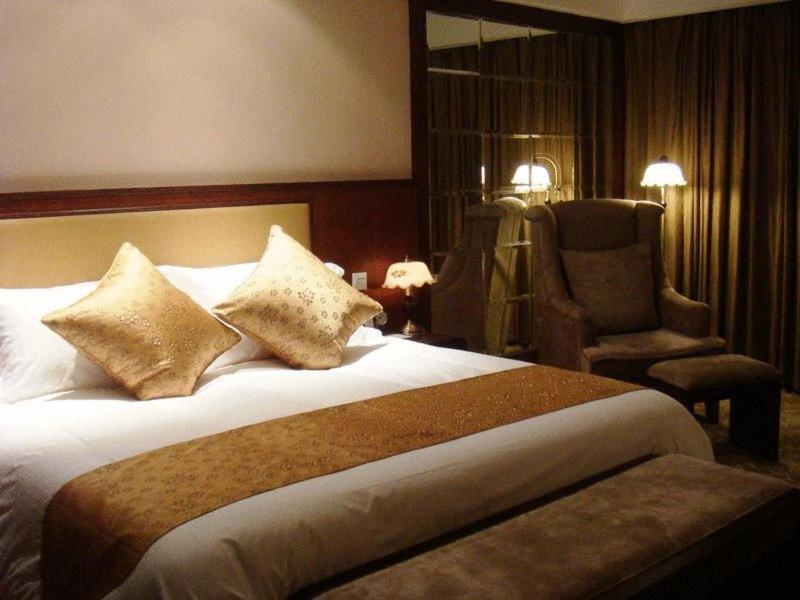 Hotel Linjiang 3*
